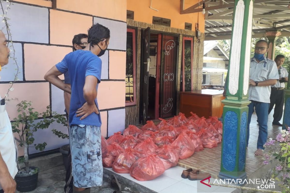 PT Timah salurkan bantuan sembako di Mentok