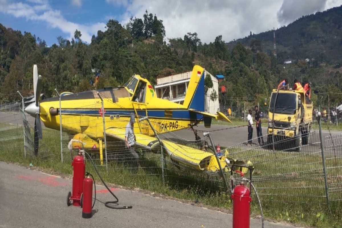 Pesawat Pelita Air tergelicir di Bandara Karubaga, Papua