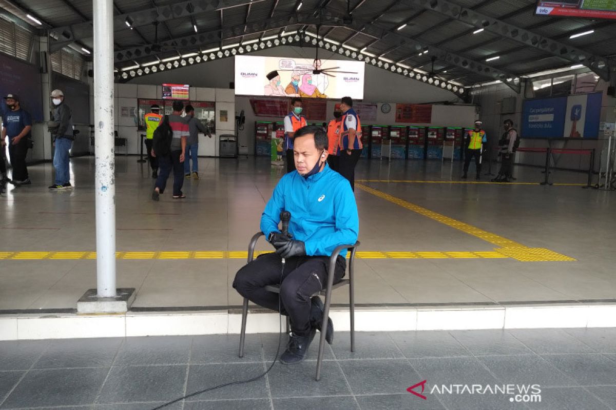 Walkot Bogor usul terapkan shift masuk kerja di DKI, cegah antre KRL