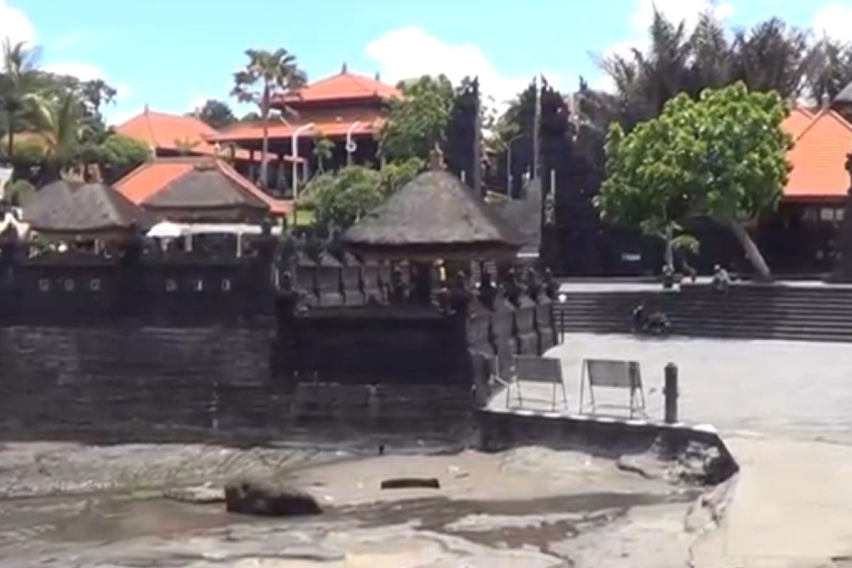 Wisata Tanah Lot Bali belum dibuka, masih siapkan SOP normal baru
