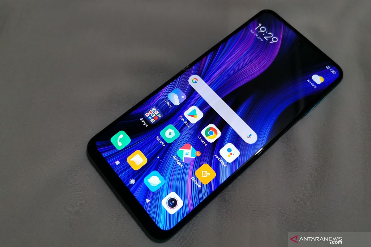 Redmi Note 9 Pro, layar besar yang awet seharian