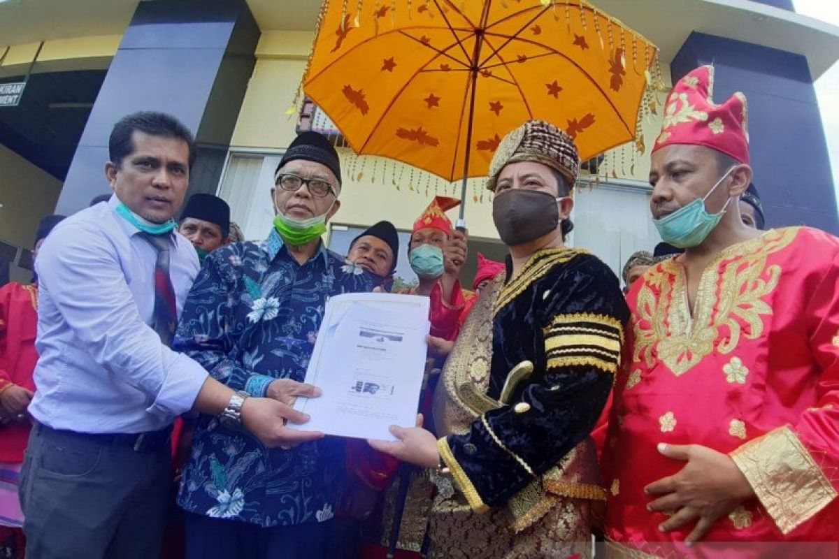 Ade Armando dilaporkan ke polisi dugaan pencemaran nama baik masyarakat Minangkabau