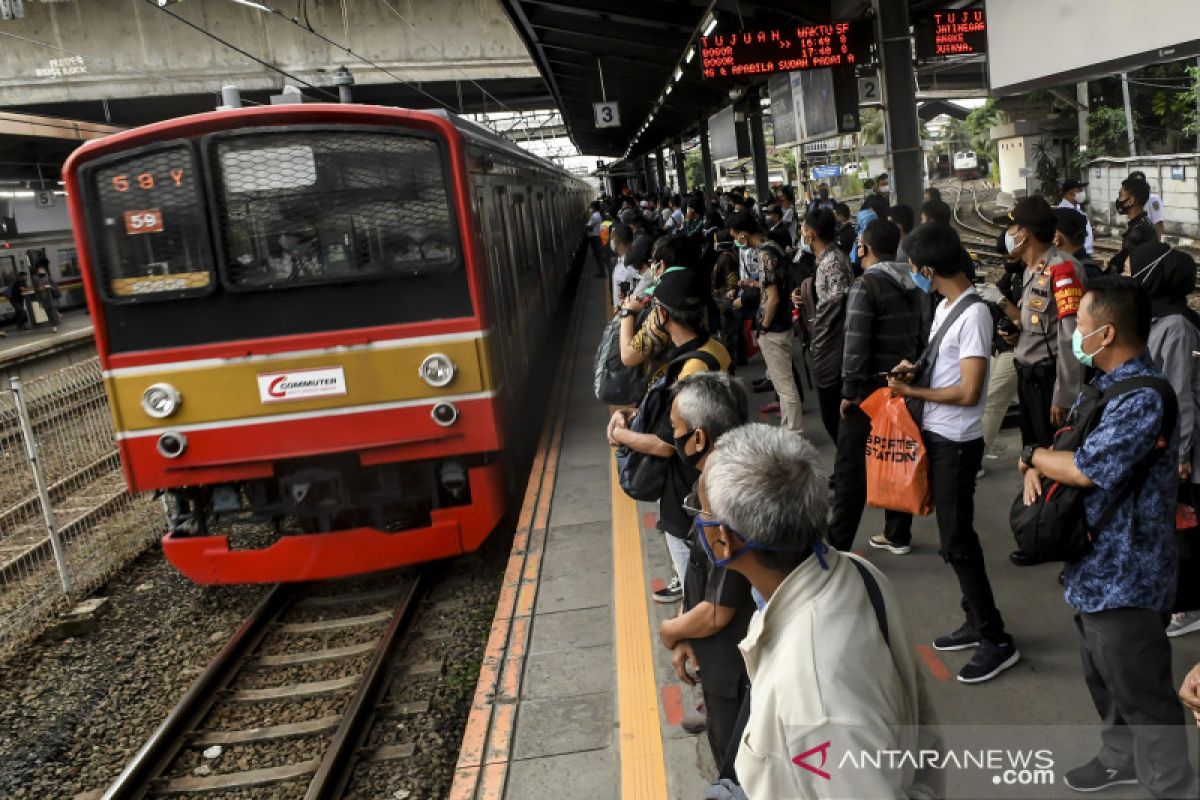 MPR RI tekankan perlunya pengaturan pola kerja selama PSBB transisi Jakarta