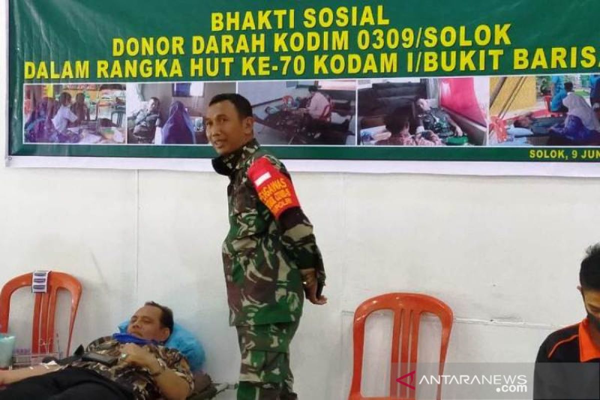 Wawako Solok ikuti donor darah di Kodim 0309 Solok