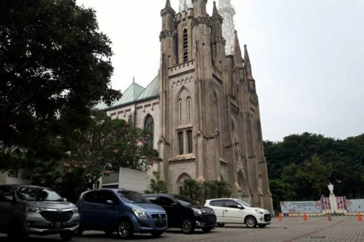 Gereja Katolik buka bertahap di Jakarta