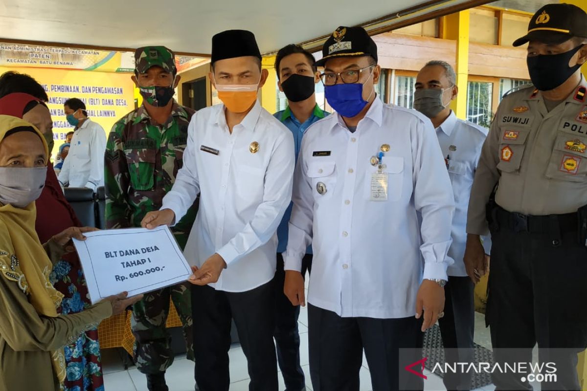 Wabup HST pantau penyerahan BLT-DD Kecamatan Batu Benawa