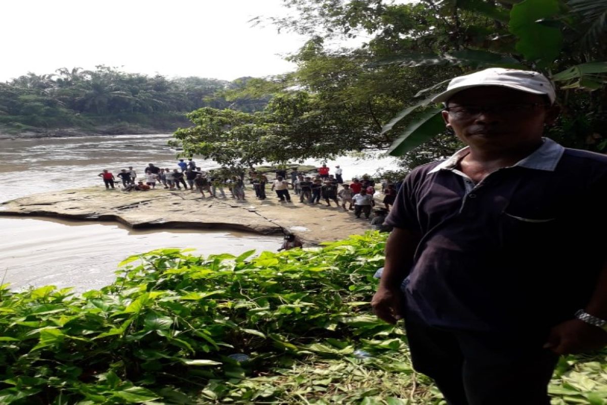 Hendak menangguk ikan, Rudi Hartono warga Ara Condong Langkat tenggelam di Sungai Wampu