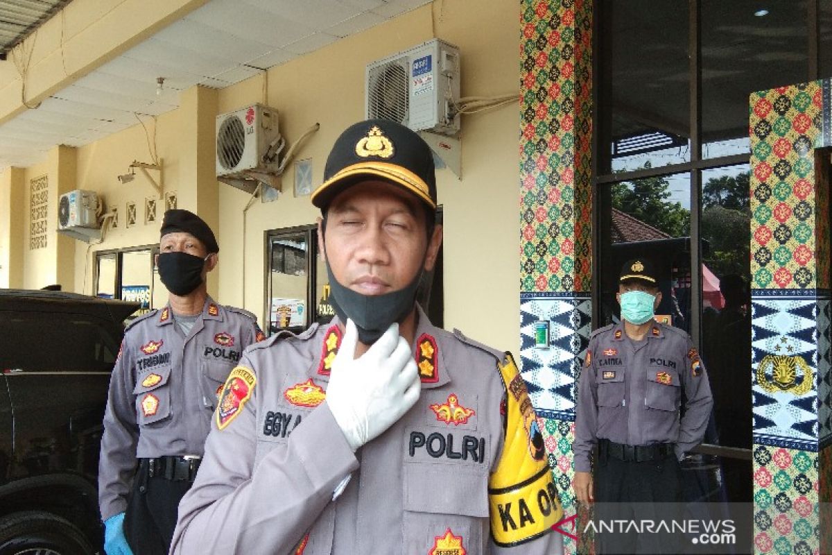 Polresta Pekalongan dan TNI kawal penerapan tatanan normal baru