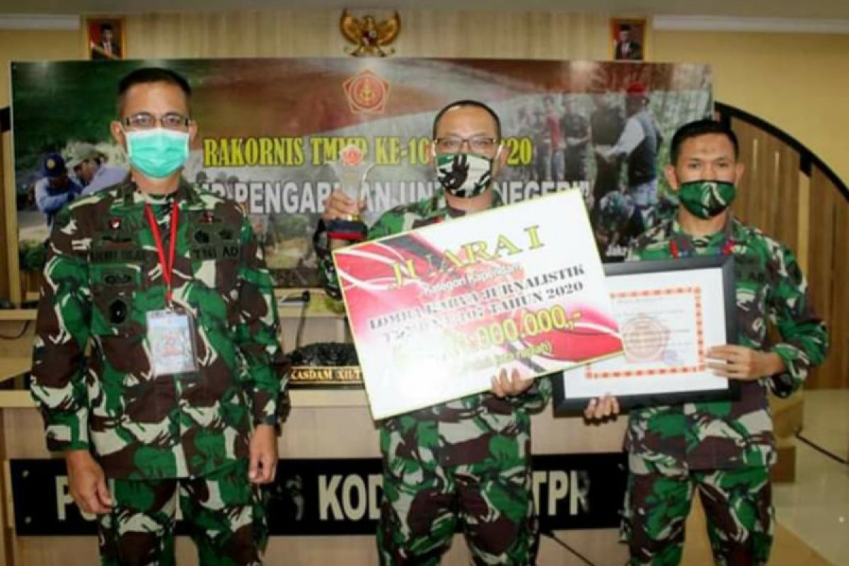 Penerangan Kodam XII/Tpr juara satu lomba karya jurnalistik TMMD ke-107