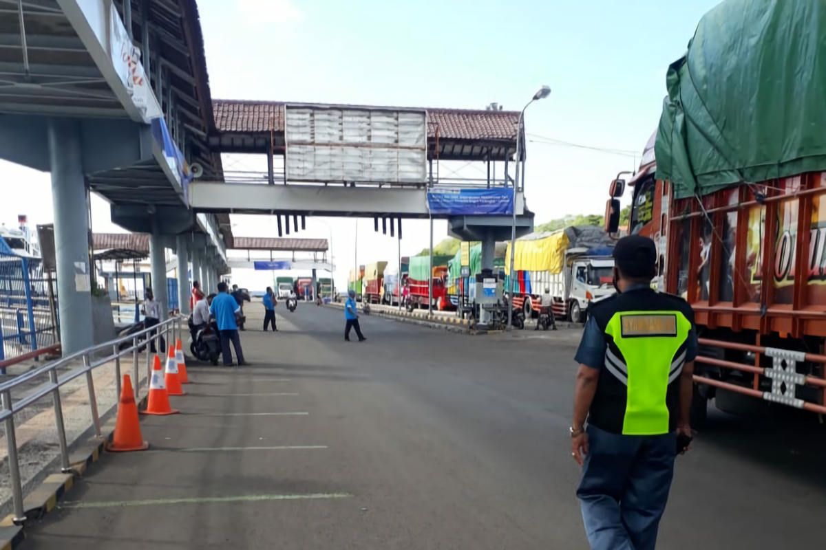 Selama pandemi, penumpang di Pelabuhan Padangbai turun 95 persen