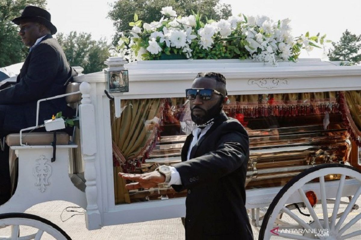 Saat pemakaman, George Floyd dipuji sebagai "landasan gerakan antirasisme"