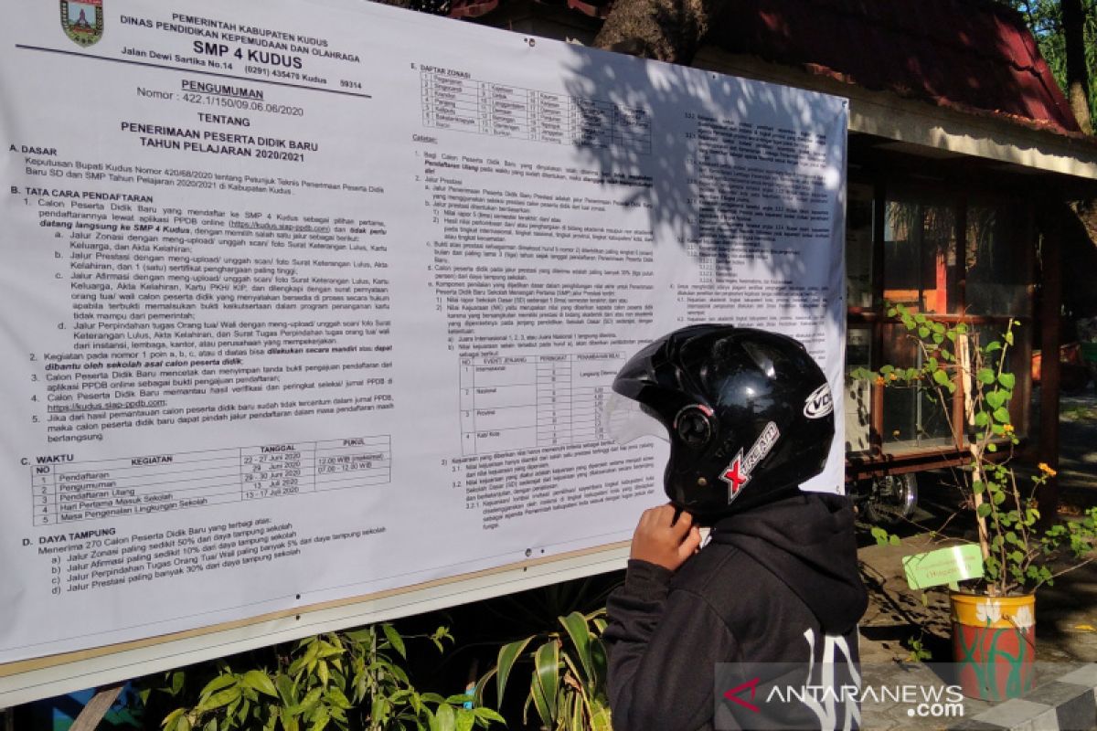 Terkendala sinyal, tiga SMP di Kudus gelar PPDB di luar jaringan