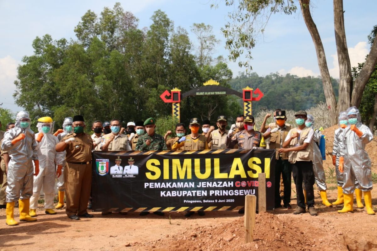 Kabupaten Pringsewu lakukan simulasi penanganan jenazah pasien COVID-19