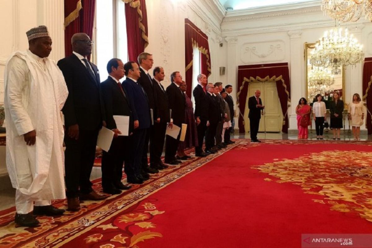 Presiden Joko Widodo terima surat kepercayaan 7 duta besar negara sahabat