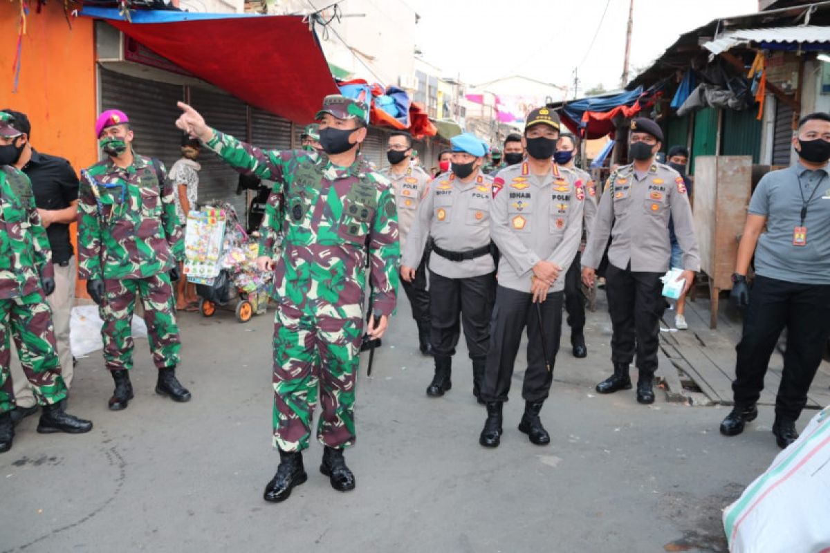 Aparat harus terus proaktif imbau warga di pasar taati protokol