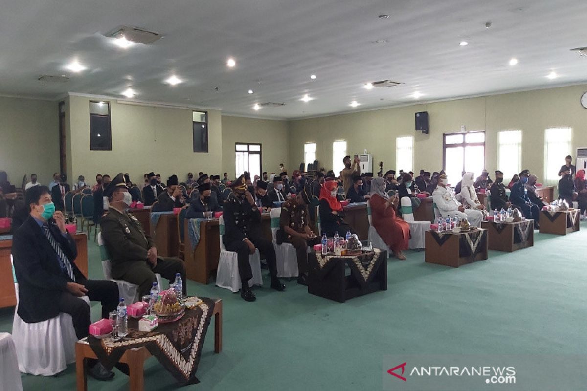 Bupati Kulon Progo minta Wabup ambil alih tugas pengentasan kemiskinan