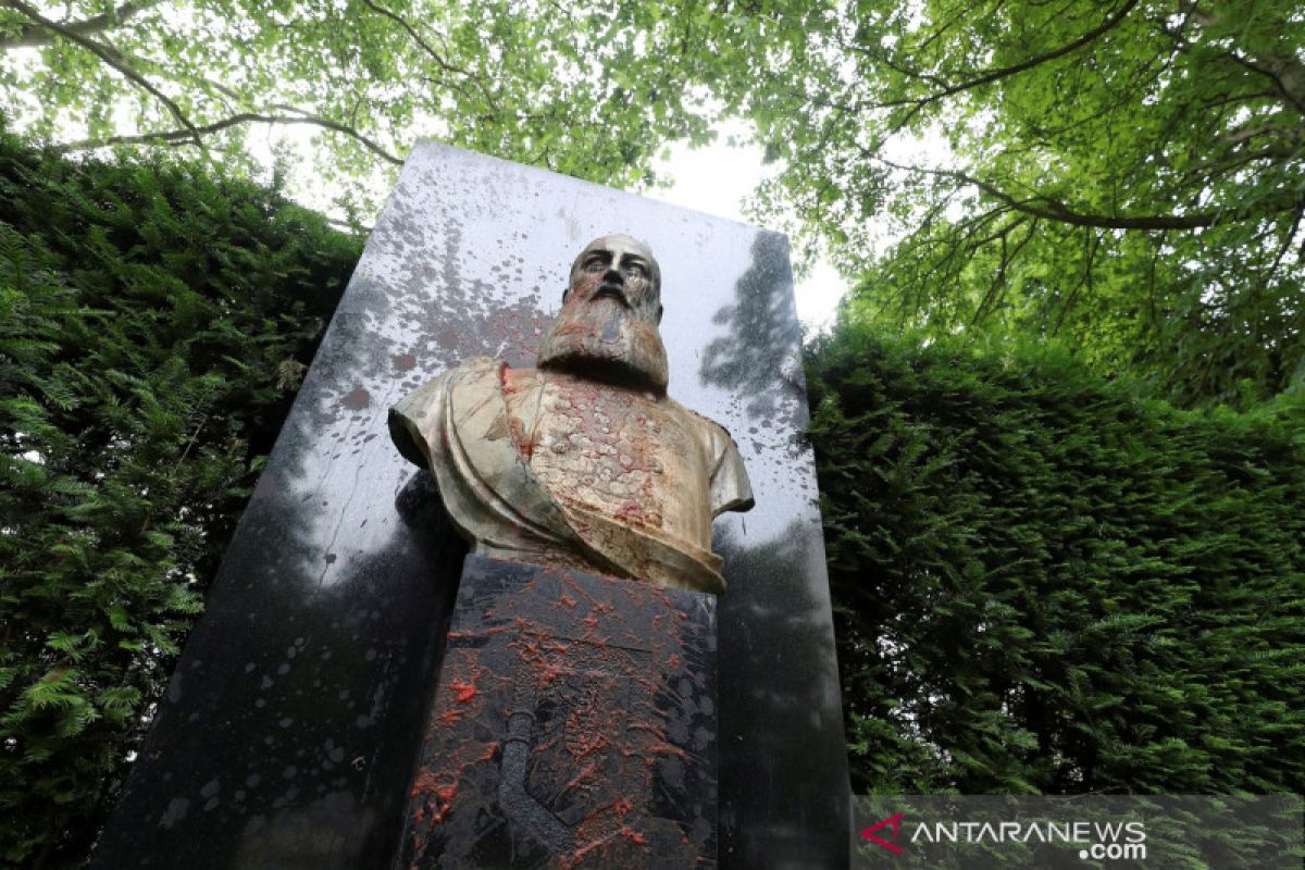 Patung Raja Leopold II di Brussels dicopot oleh aktivis