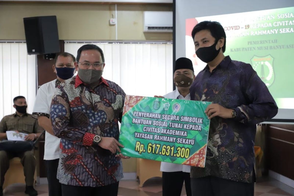 Muba salurkan bantuan sosial tunai untuk 883 mahasiswa