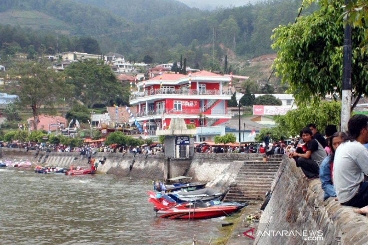 Telaga Sarangan Magetan siap sambut normal baru