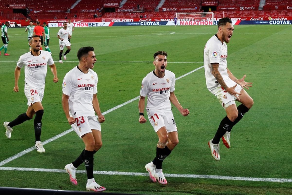 Sevilla menang 2-0 menandai kembalinya Liga Spanyol