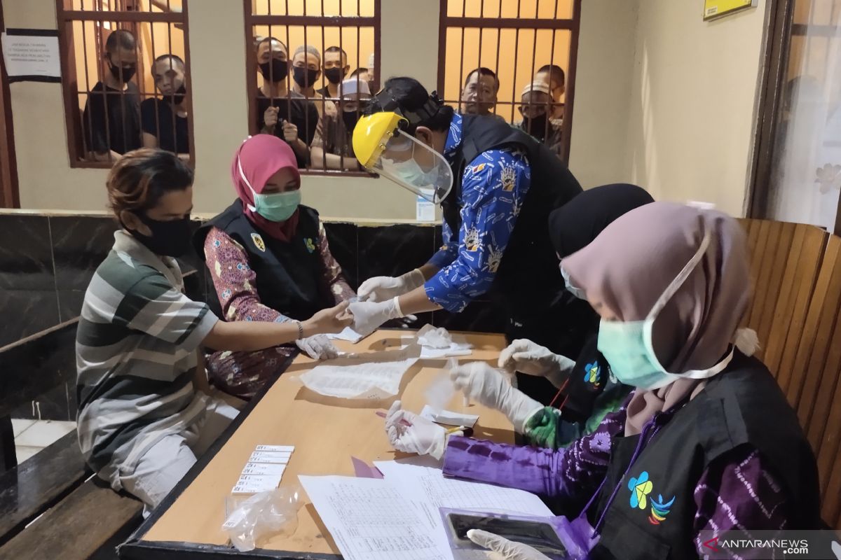 Gugus Tugas lakukan rapid test kepada tahanan Polres HST, ini hasilnya