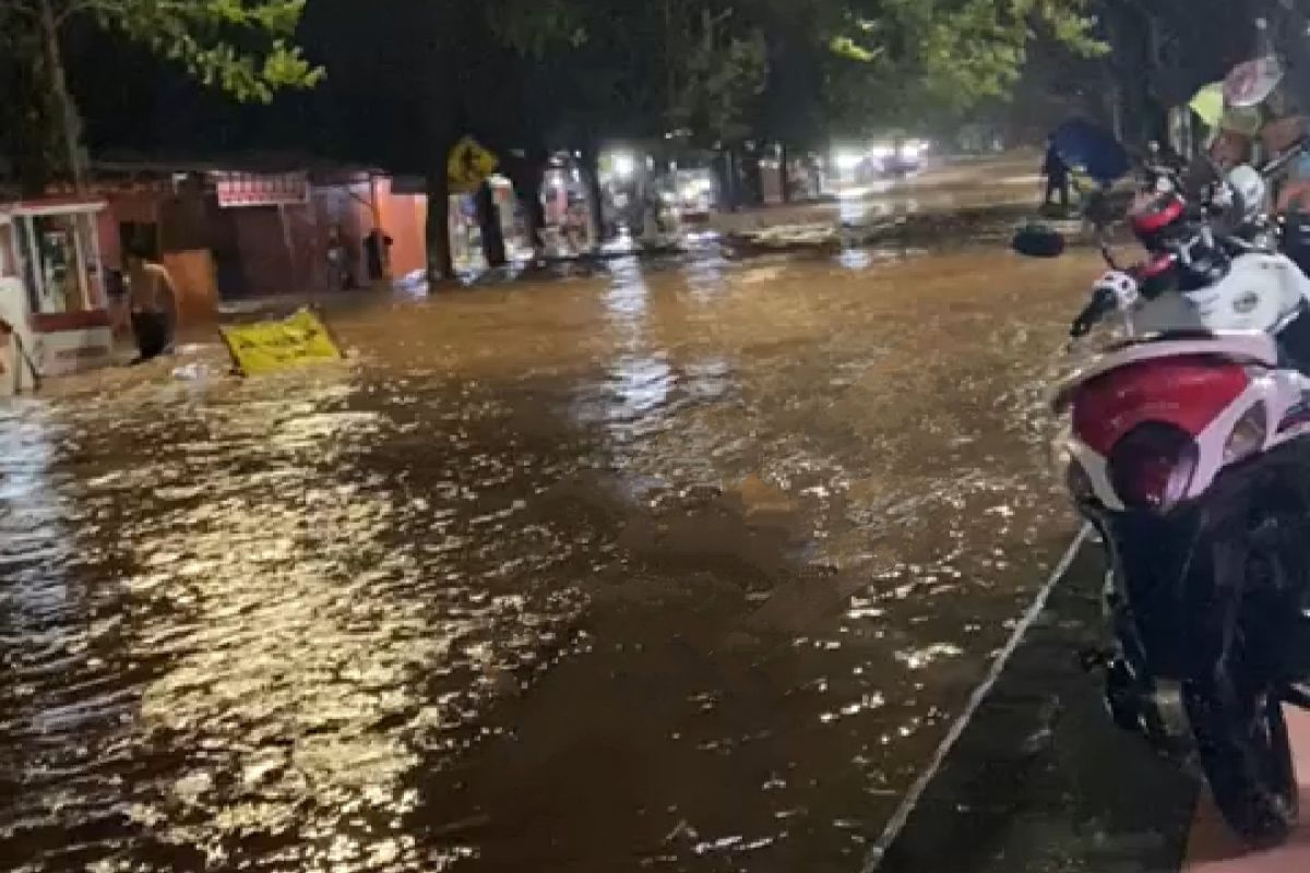 Kabupaten Bantaeng dilanda banjir bandang