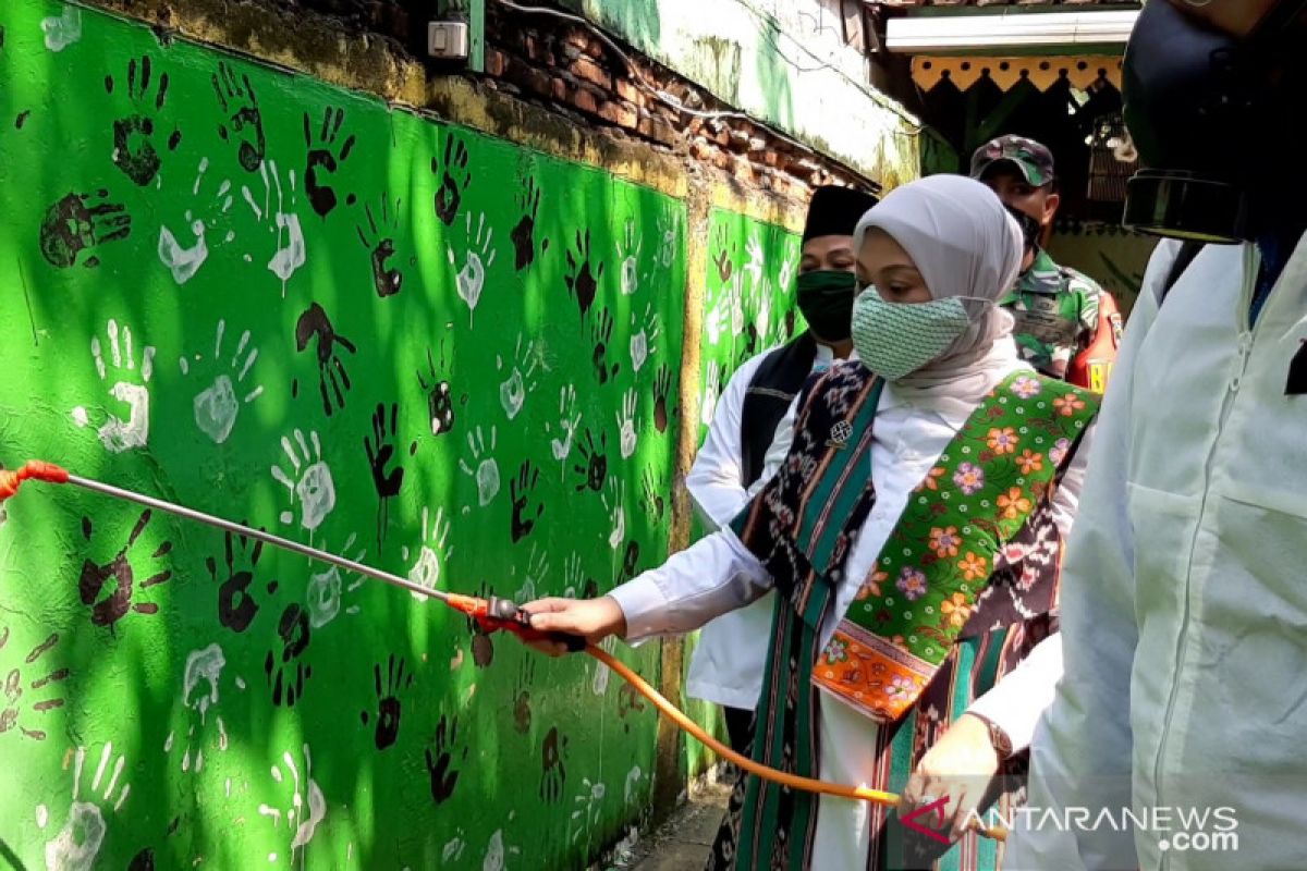 Menaker pimpin penyemprotan disinfektan di Jakarta Selatan