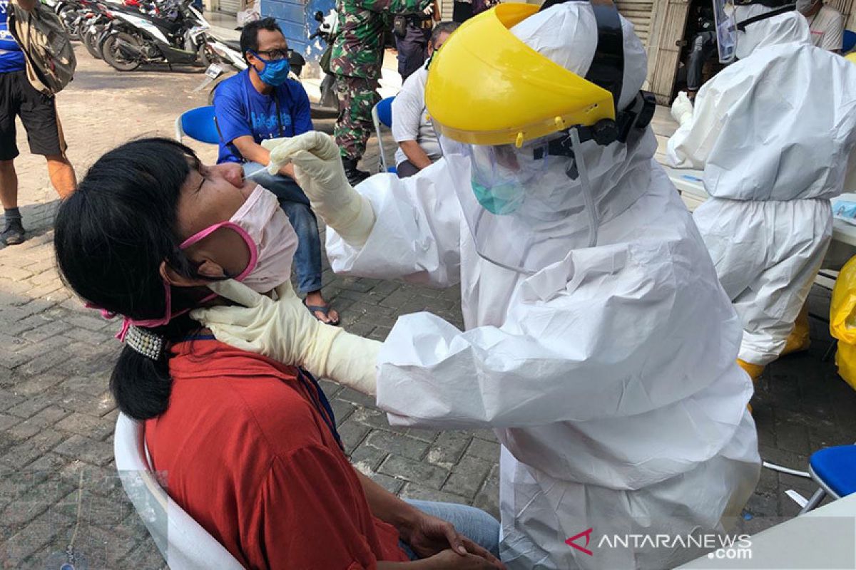 Kurangi penularan COVID-19, Pemkot Jaksel intensifkan  uji usap