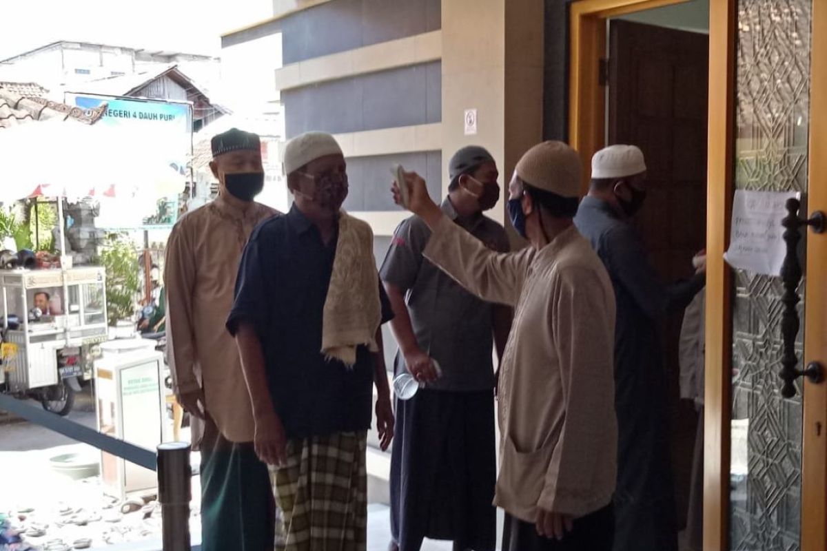 Masjid Raya Baiturrahman Denpasar mulai laksanakan 