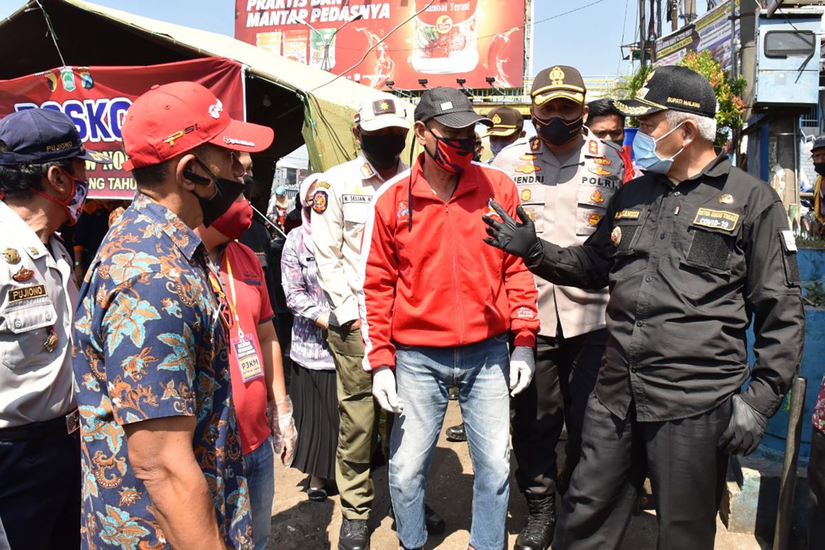 Cegah penyebaran COVID-19, Pemkab Malang awasi ketat Pasar Lawang