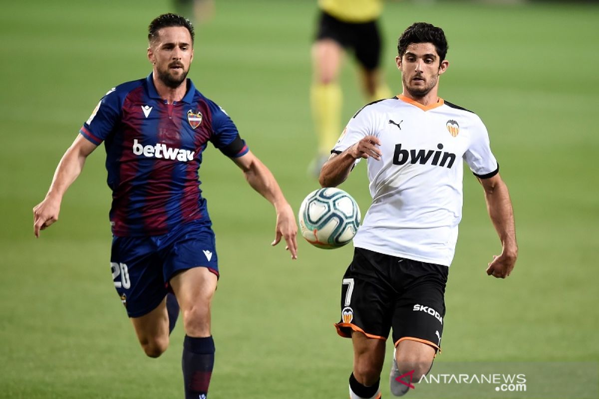 Valencia ditahan imbang Levante 1-1