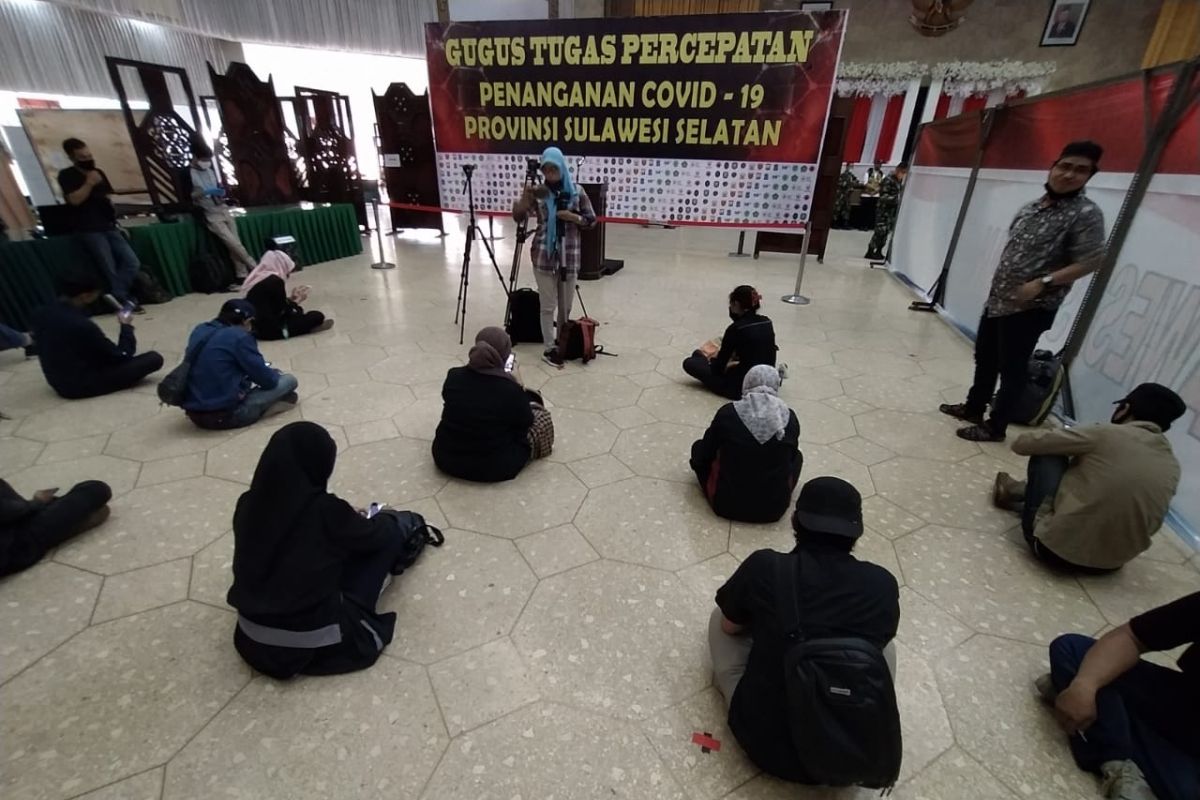 Humas Pemprov Sulsel dan Pemkot Makassar kerja sama edukasi penanganan COVID-19