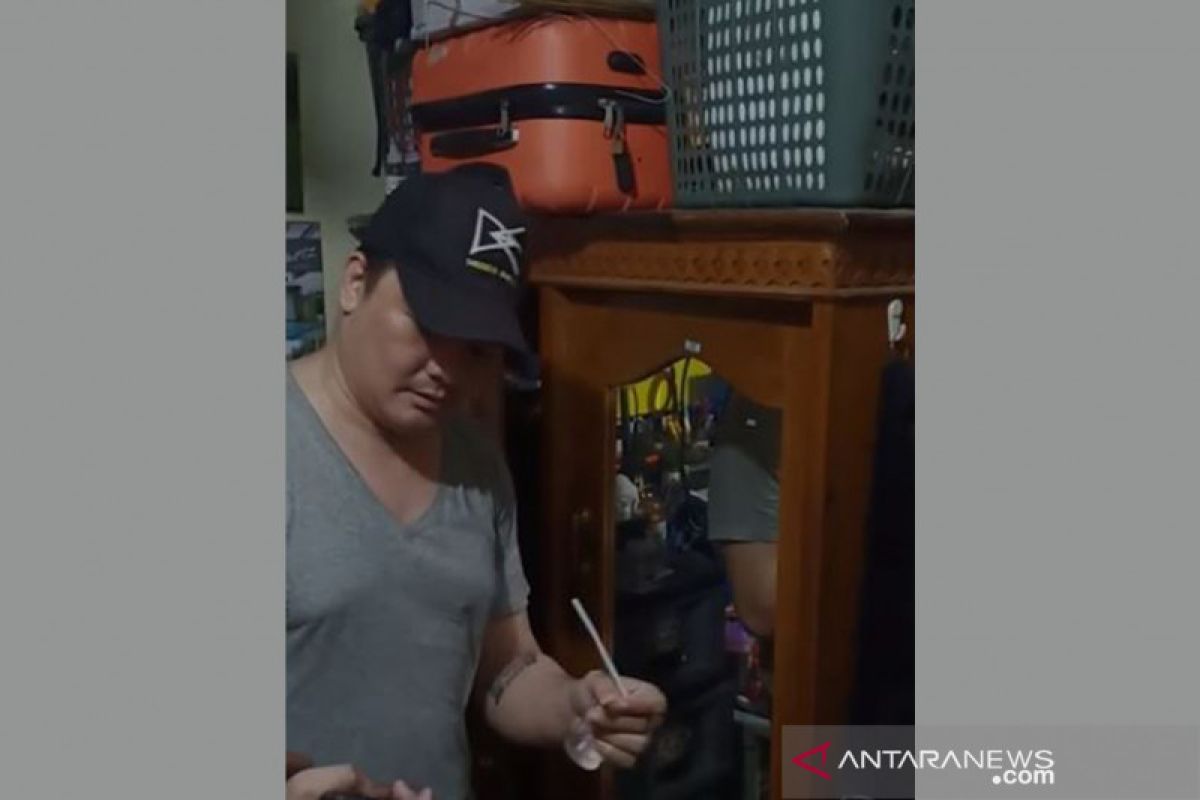 Polisi tangkap artis Jerry Lawalata