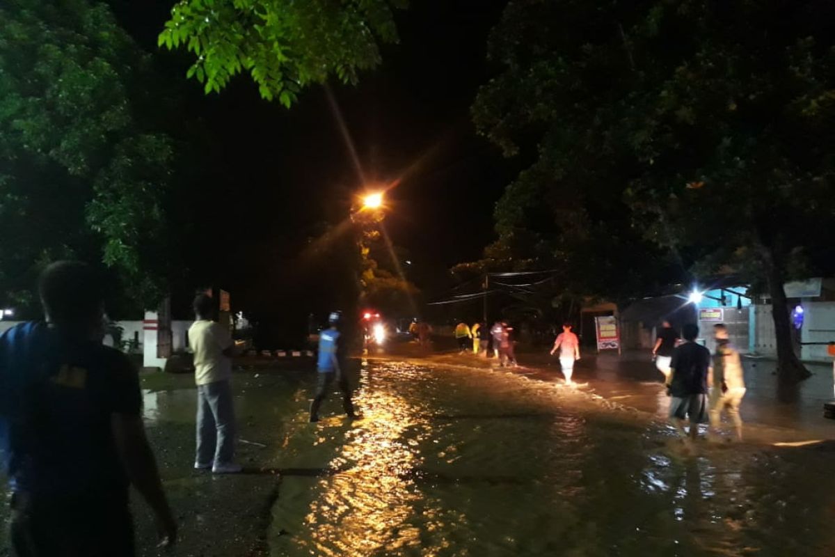 Empat warga hilang terseret arus banjir di Jeneponto