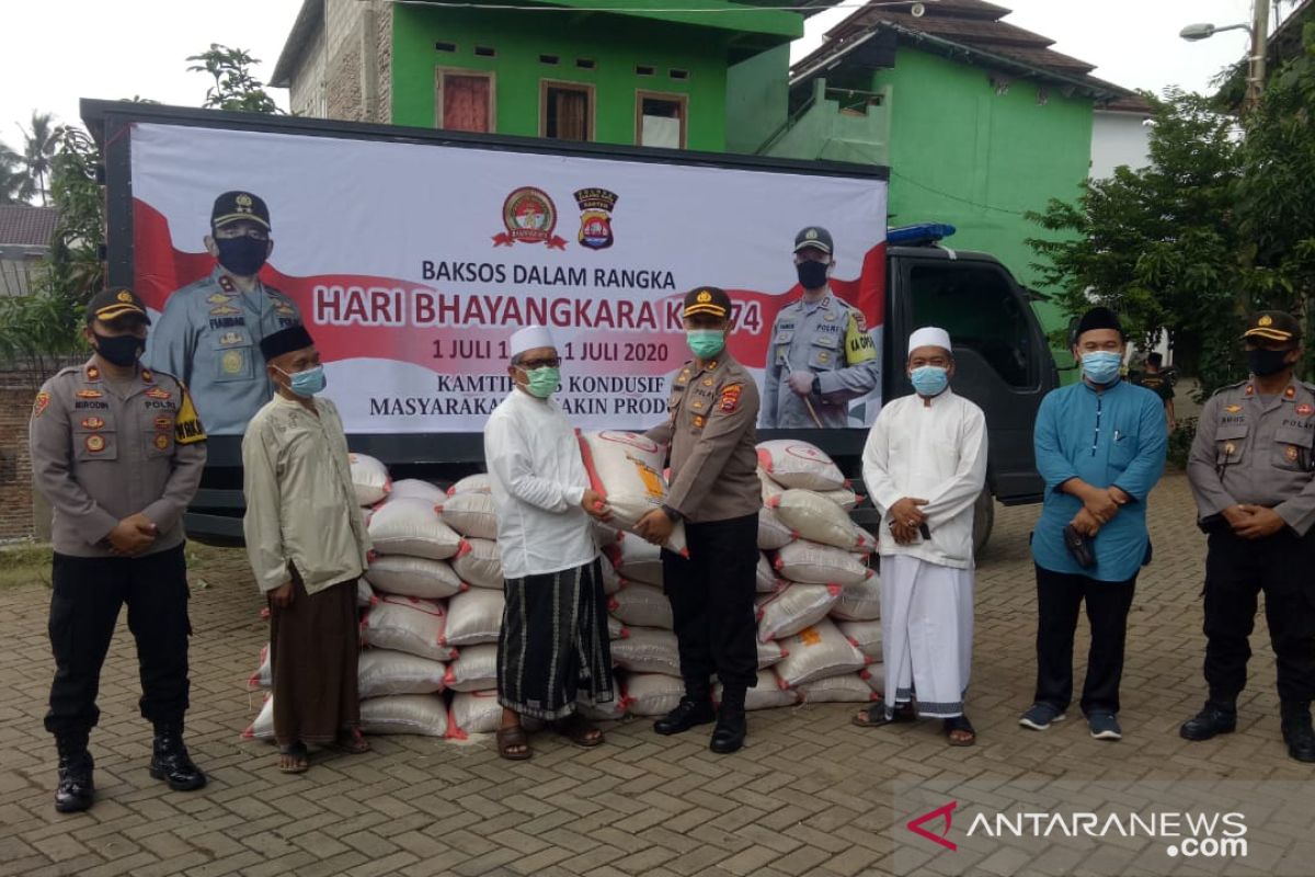 Jelang Hari Bhayangkara, Polres Serang Kota salurkan dua ton beras