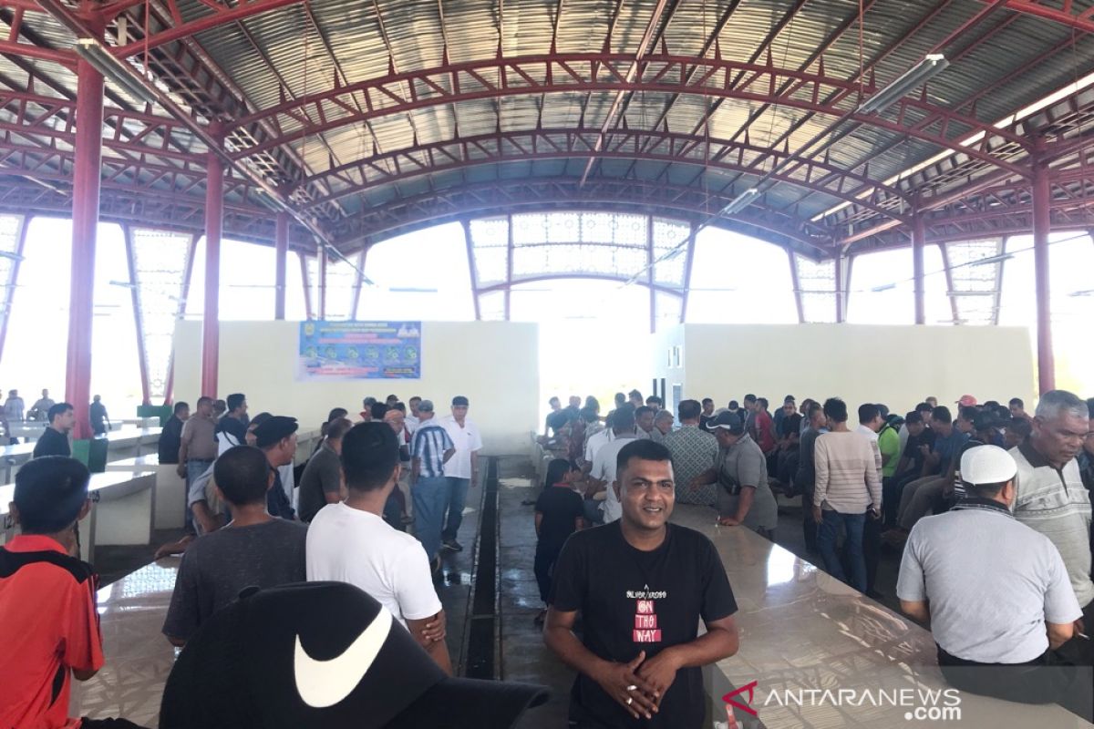 Pedagang ikan beramai-ramai datangi PGL Banda Aceh, ada apa