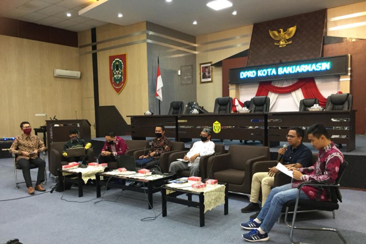 Lima Raperda dari inisiatif DPRD Kota Banjarmasin diuji publik