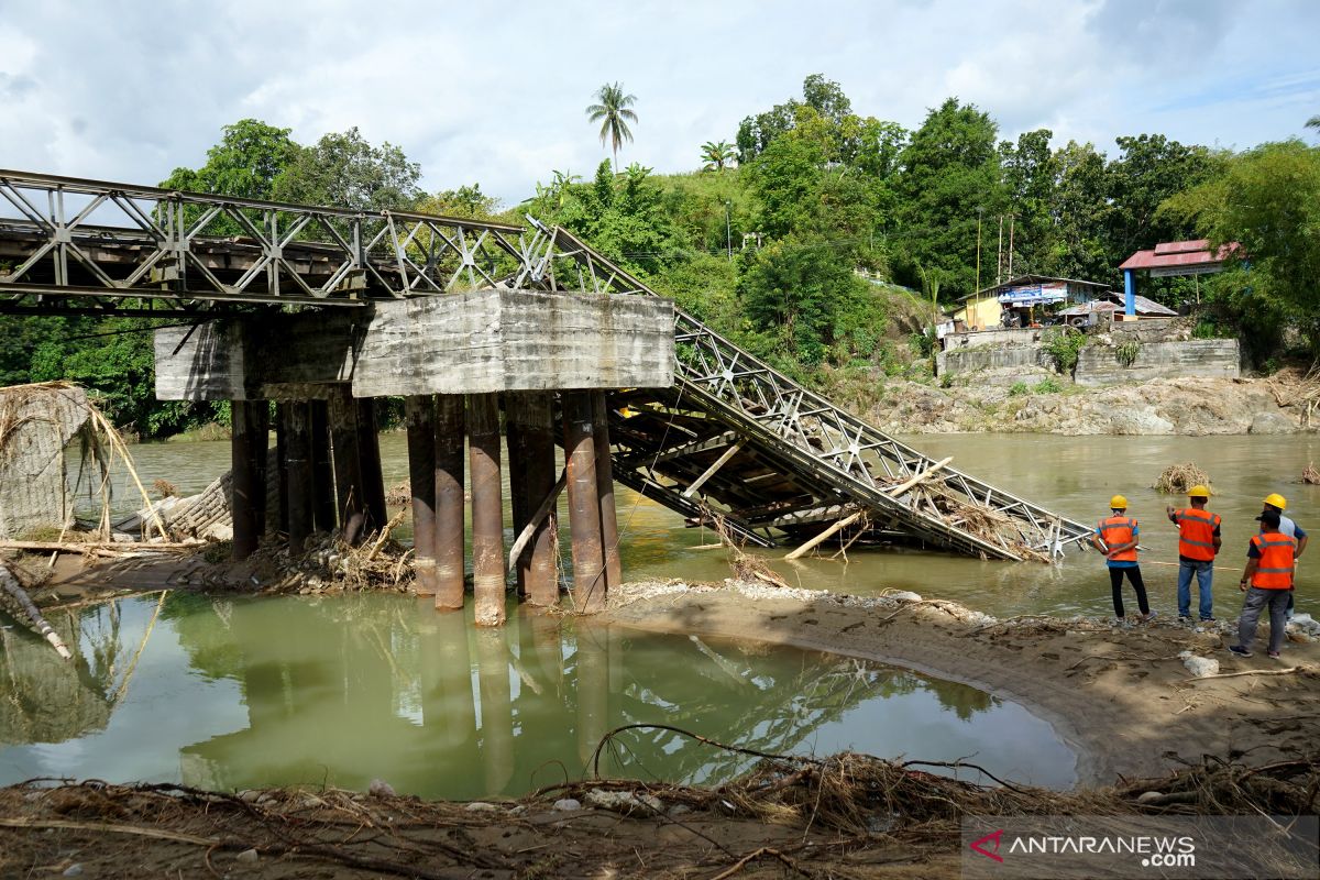 Dua jembatan utama di Bone Bolango rusak akibat banjir