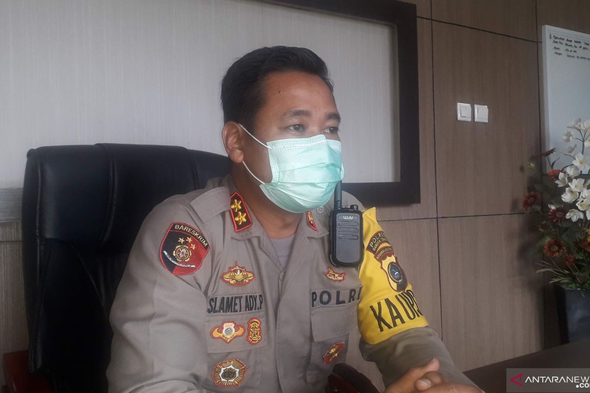 Polres Bangka Tengah patroli ingatkan warga gunakan masker