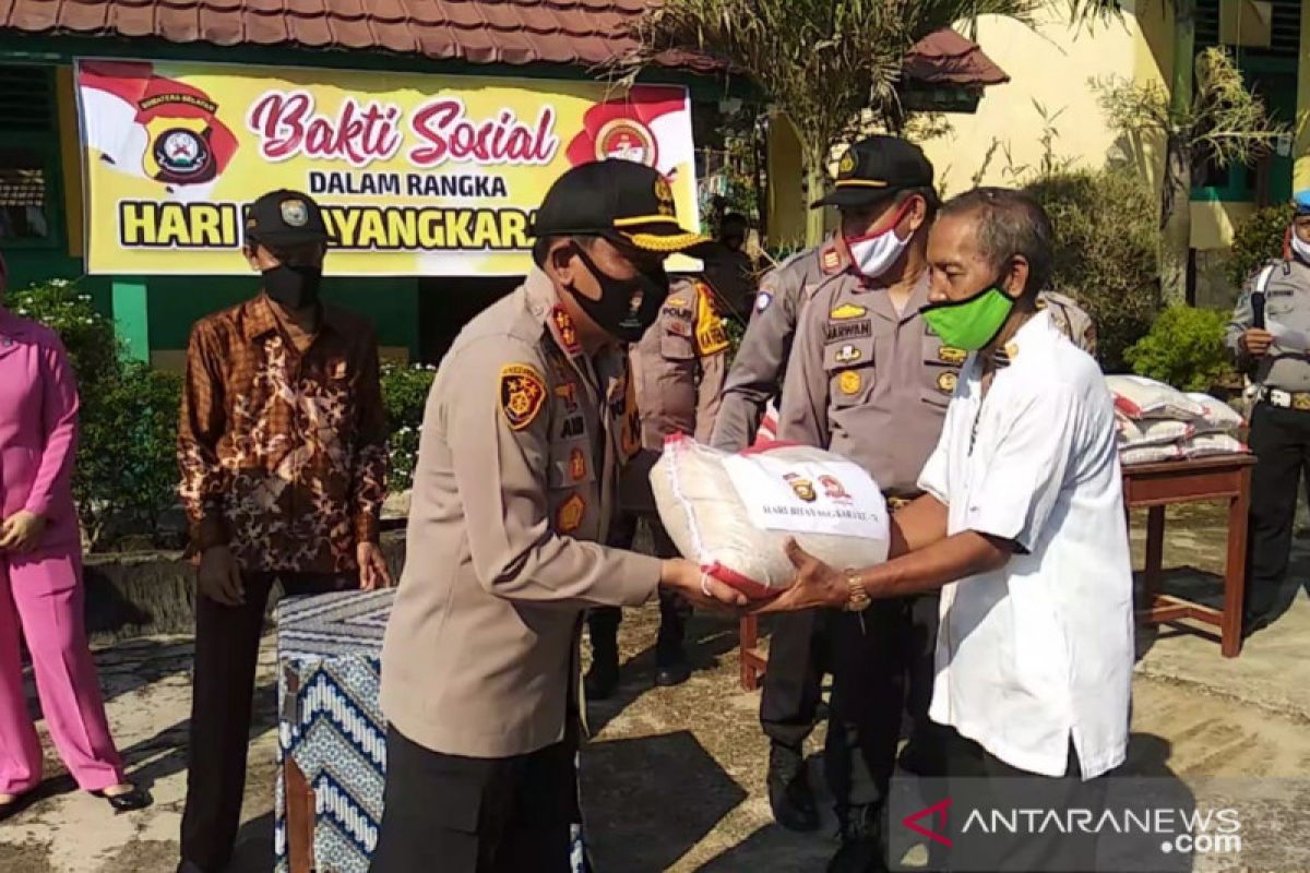 Polres OKU salurkan bantuan beras kepada korban banjir