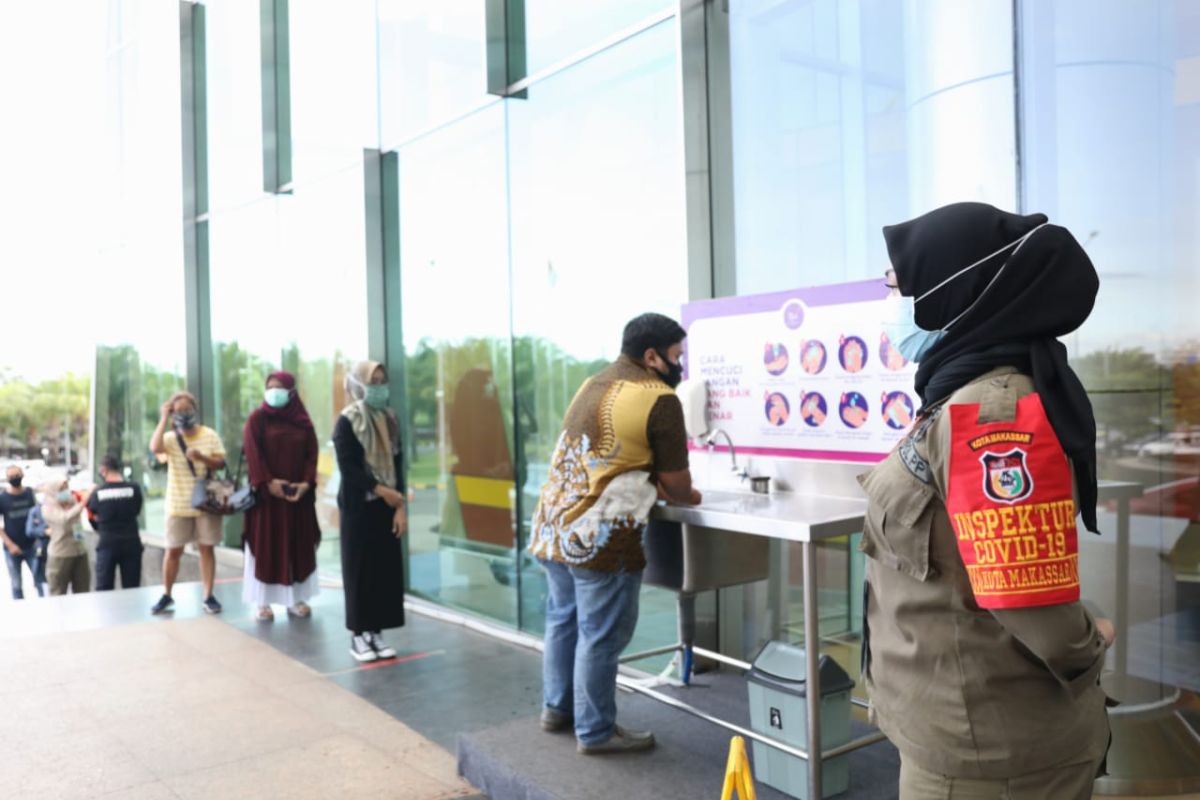 Pemkot Makassar terjunkan petugas khusus kawal penerapan protokol kesehatan