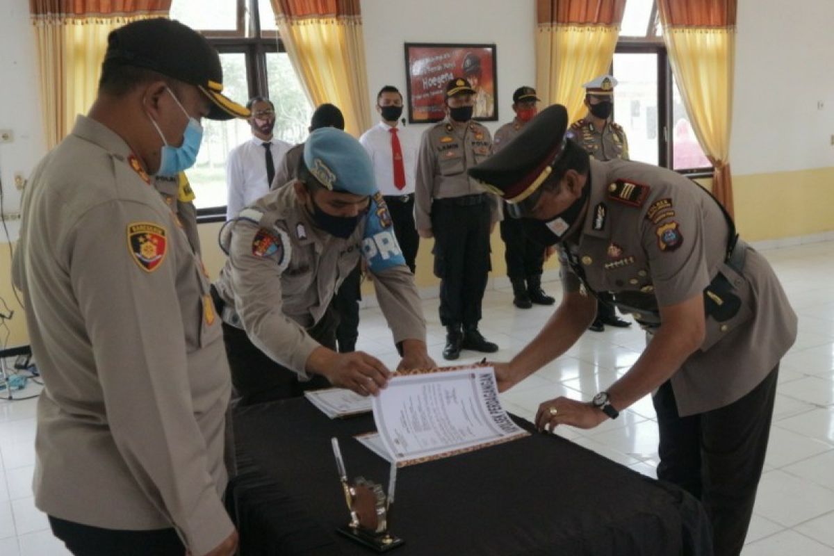 Kapolres Simalungun pimpin sertijab enam kapolsek