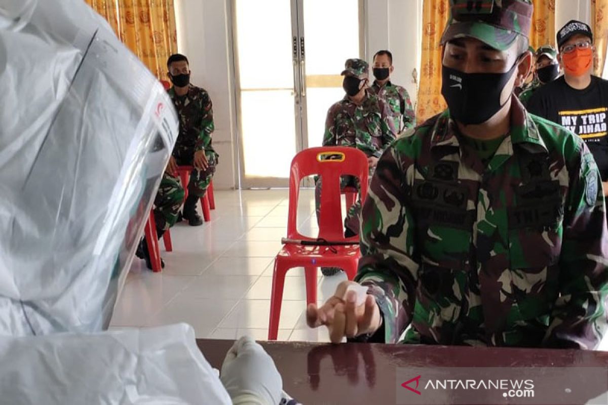 Puluhan personil TNI ikut rapid test COVID-19, ini hasilnya