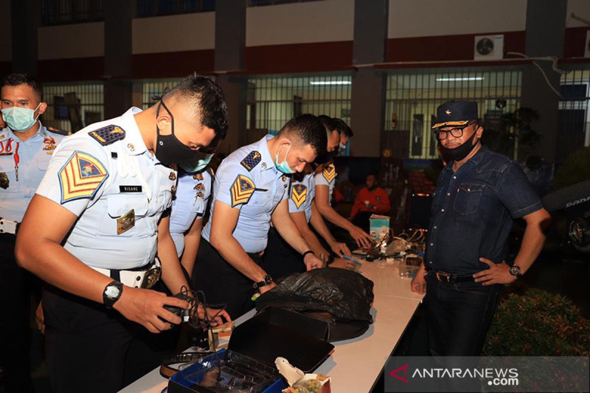 Satgas Kamtib Korwil Madiun geledah blok hunian Lapas Pemuda