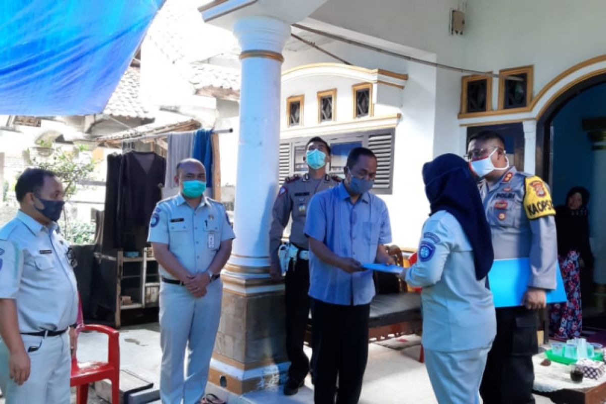 Jasa Raharja Lampung serahkan santunan korban kecelakaan ibu dan anak di Kalianda