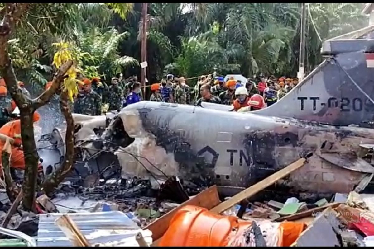 Pilot selamat dari insiden pesawat jatuh di Riau