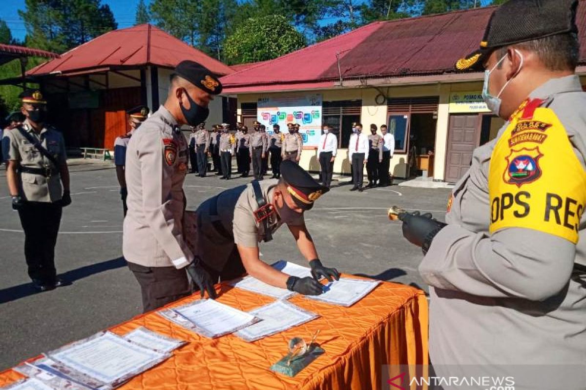 Empat pejabat di Polres Solok dimutasi