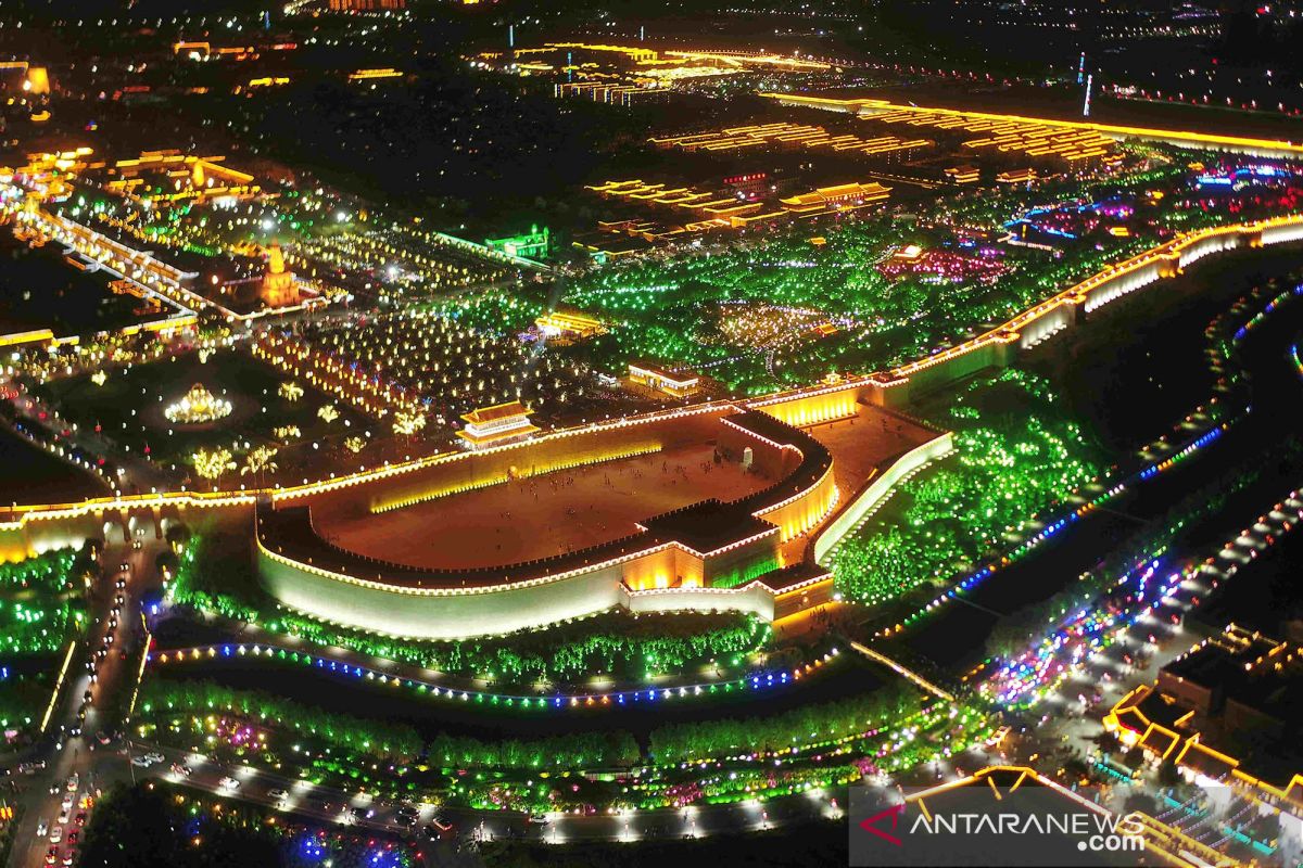 Menikmati suasana malam di kota kuno Zhengding ANTARA News