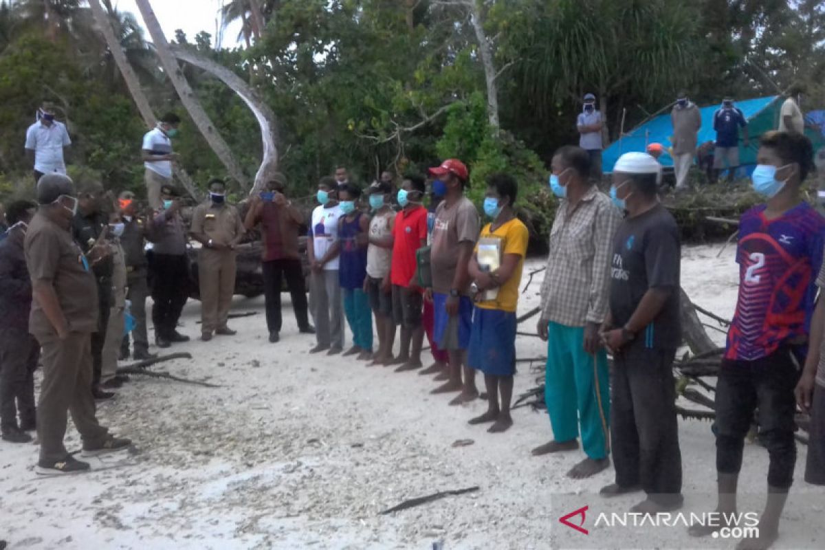 Gugus Tugas COVID-19 Malra amankan dua kapal andon asal Buton