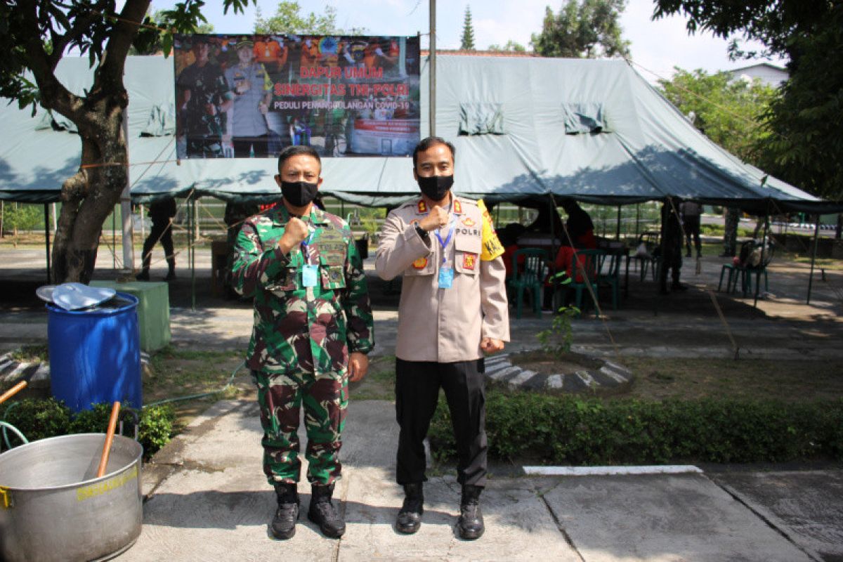 Kodim dan Polres Bantul mendirikan dapur umum peduli COVID-19